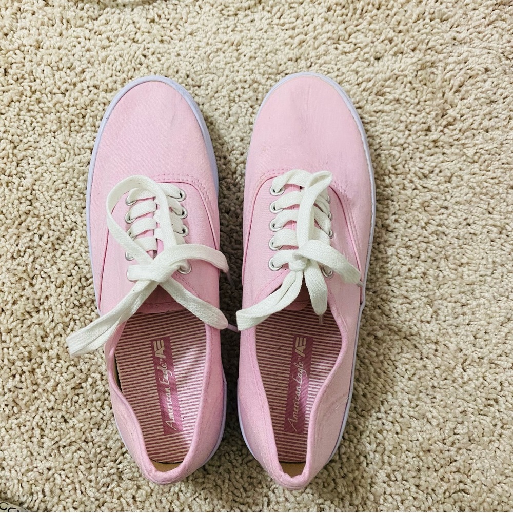 Women pink shoes/ sneakers